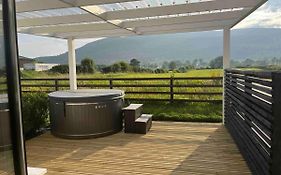 Castle View Chalet By Clonlum Cottages