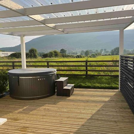 Castle View Chalet By Clonlum Cottages Newry Exterior photo